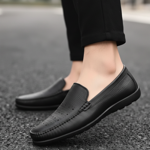 Mocassins Stellar en Cuir Noir – Perforés, Légers et Élégants