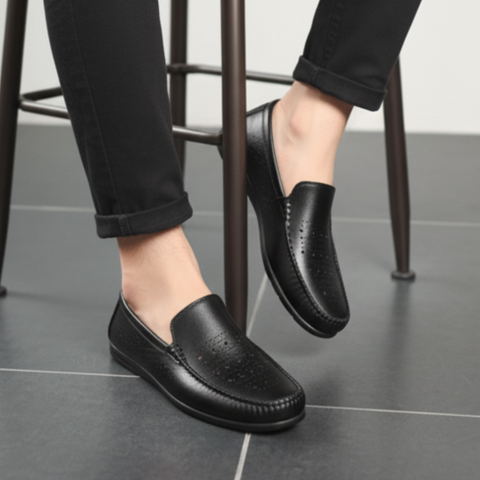 Mocassins Stellar en Cuir Noir – Perforés, Légers et Élégants